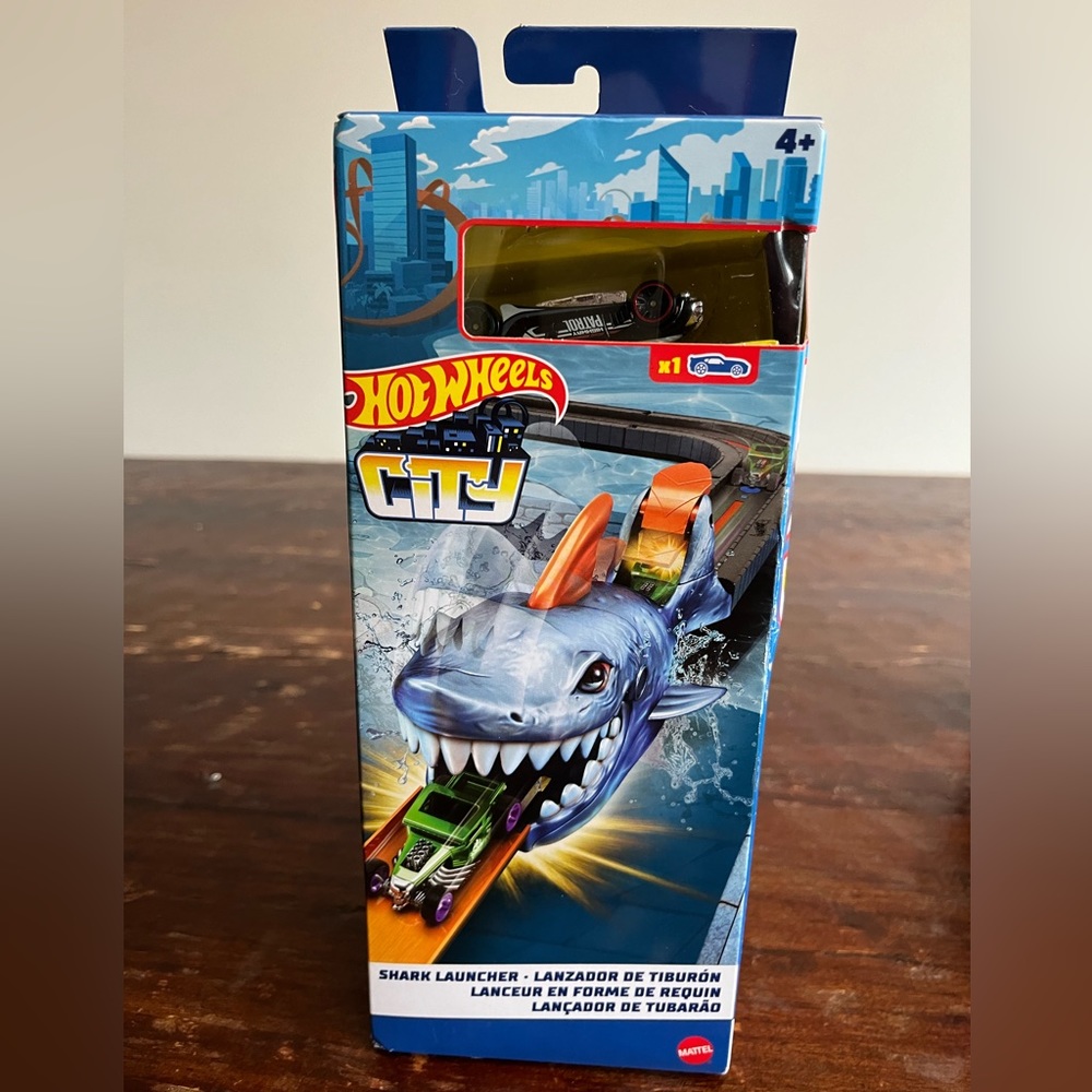 Hot wheels shark launcher